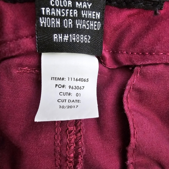 Torrid Burgundy Stretch Chino Shorts Size 22 Cuffed Hem Cotton Blend Plus Size - Picture 8 of 8